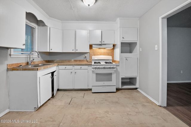 5559 Queen Mary Lane, Jackson, MS 39209