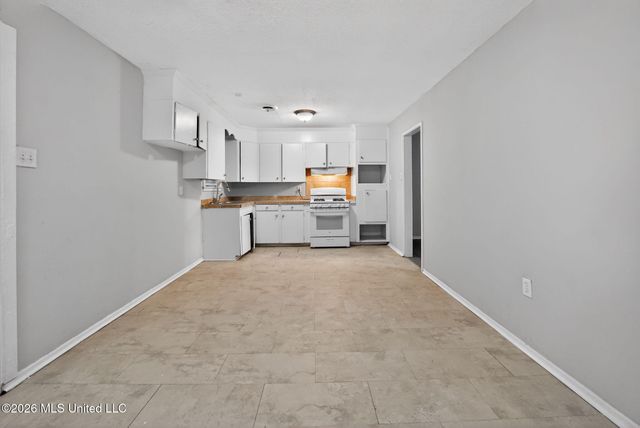 5559 Queen Mary Lane, Jackson, MS 39209