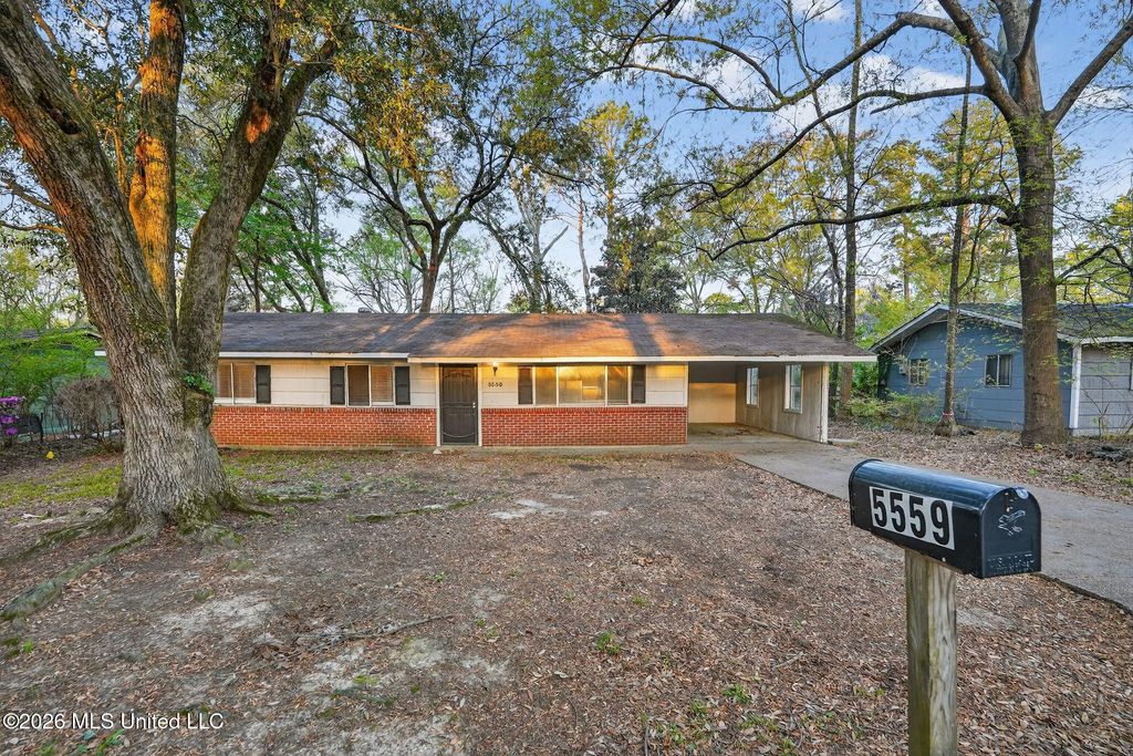 5559 Queen Mary Lane, Jackson, MS 39209