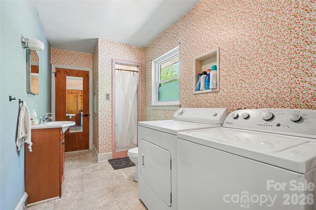 6339 Thelo Drive, Charlotte, NC 28212