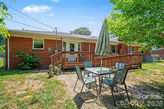 6339 Thelo Drive, Charlotte, NC 28212