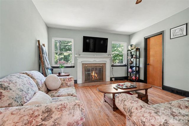 6339 Thelo Drive, Charlotte, NC 28212