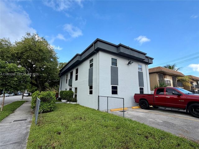 1305 NW 4th St 3, Miami, FL 33125