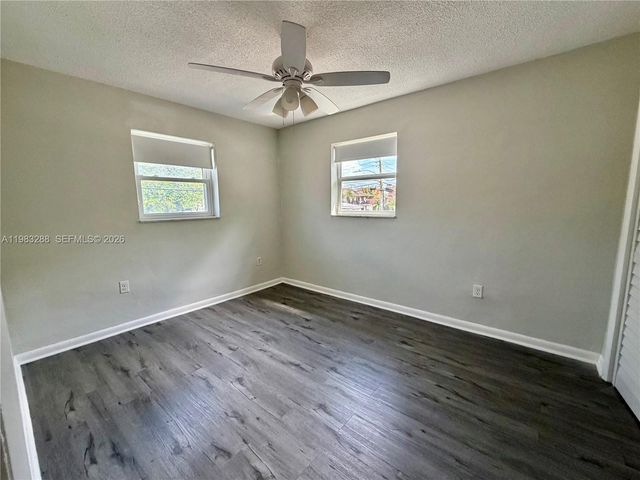 1305 NW 4th St 3, Miami, FL 33125