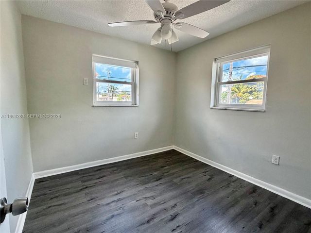 1305 NW 4th St 3, Miami, FL 33125