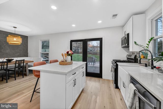 4010 NOVAR DR, Chantilly, VA 20151