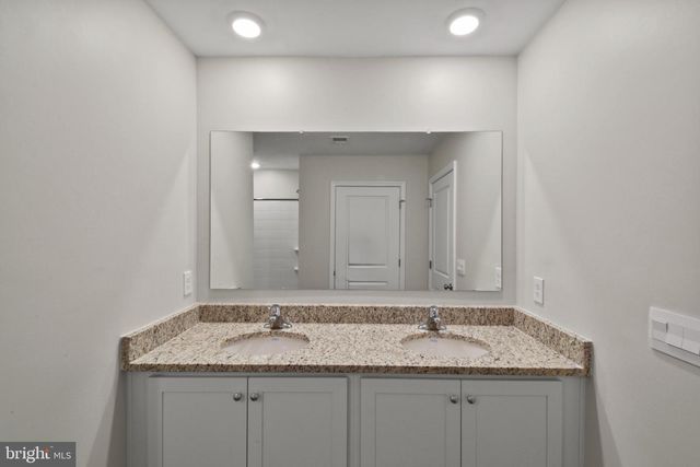 194 GUMSPRING DR, Charles Town, WV 25414