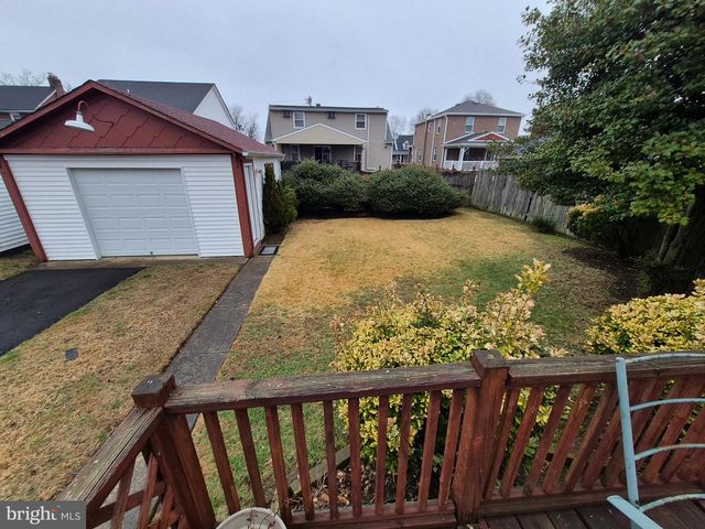 111 TAYLOR ST, Bristol, PA 19007