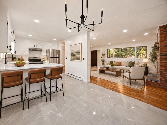 74 Springfield St, Springfield, MA 01107