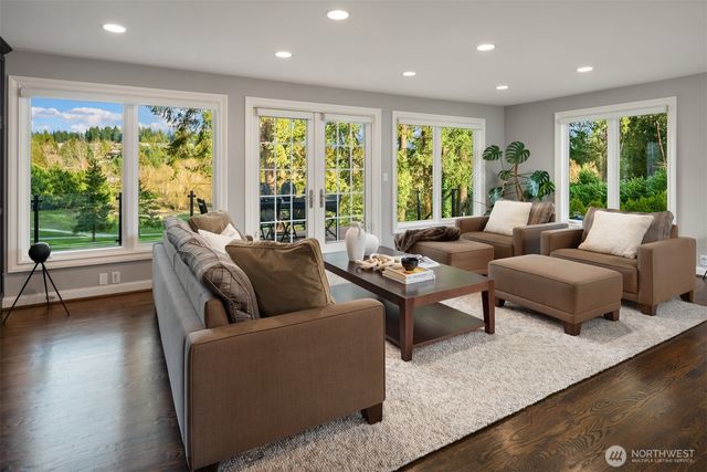 2242 79th Avenue NE, Medina, WA 98039