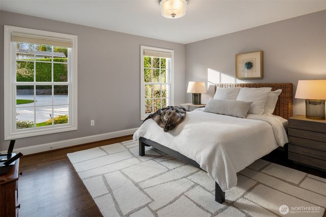 2242 79th Avenue NE, Medina, WA 98039