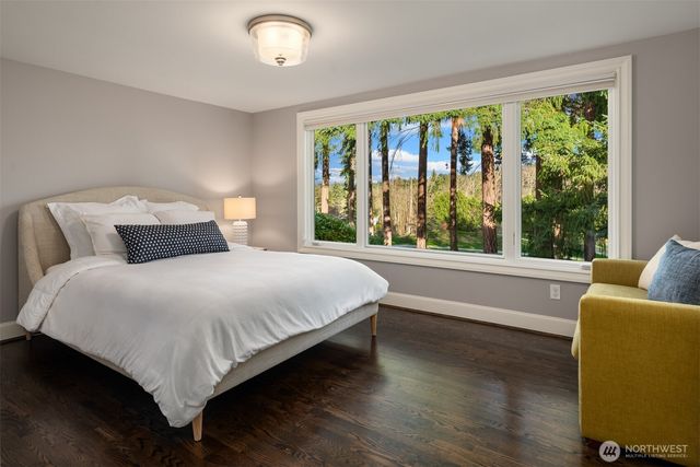 2242 79th Avenue NE, Medina, WA 98039