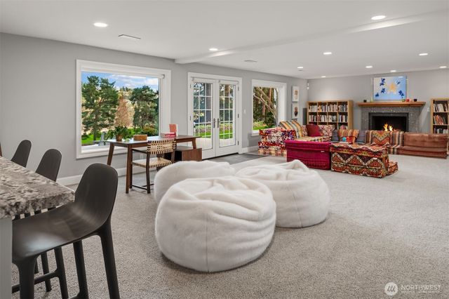 2242 79th Avenue NE, Medina, WA 98039