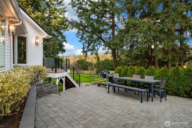 2242 79th Avenue NE, Medina, WA 98039