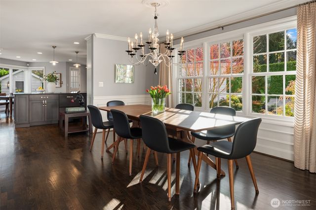 2242 79th Avenue NE, Medina, WA 98039