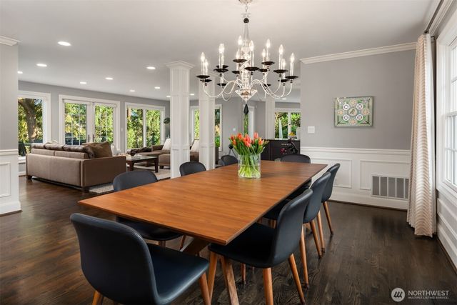 2242 79th Avenue NE, Medina, WA 98039