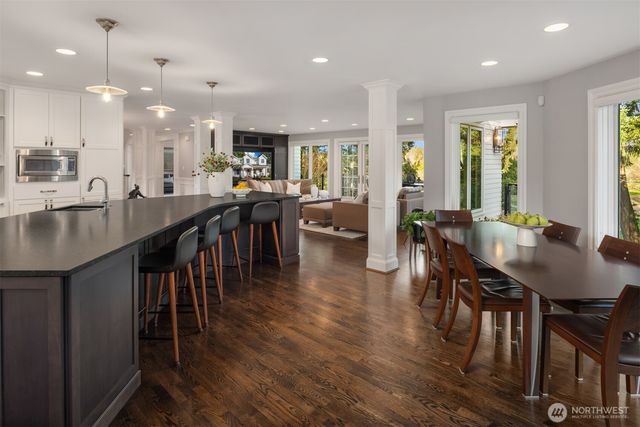 2242 79th Avenue NE, Medina, WA 98039