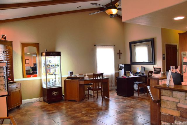 405 Paris, Castroville, TX 78009