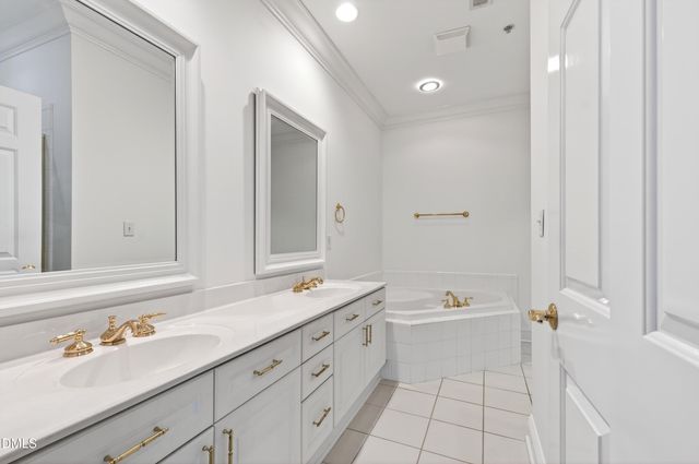 2813 Market Bridge Lane 205, Raleigh, NC 27608