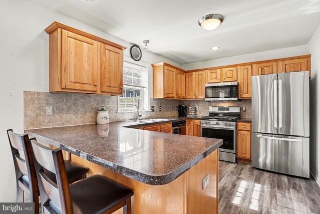 634 LAUSCH LN, Lancaster, PA 17601