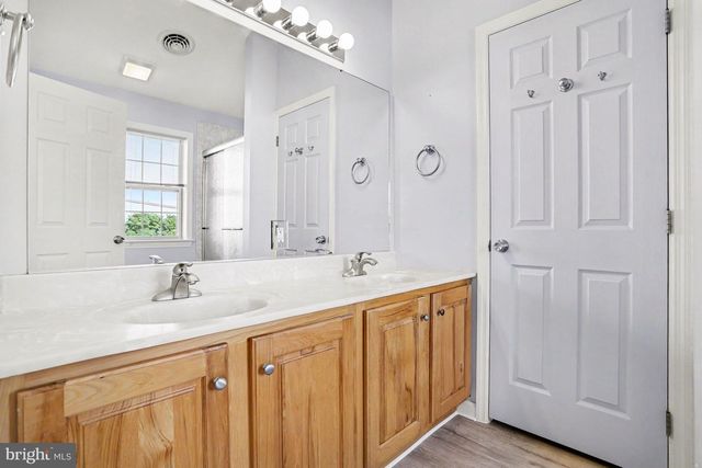634 LAUSCH LN, Lancaster, PA 17601