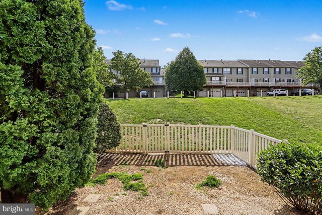 634 LAUSCH LN, Lancaster, PA 17601