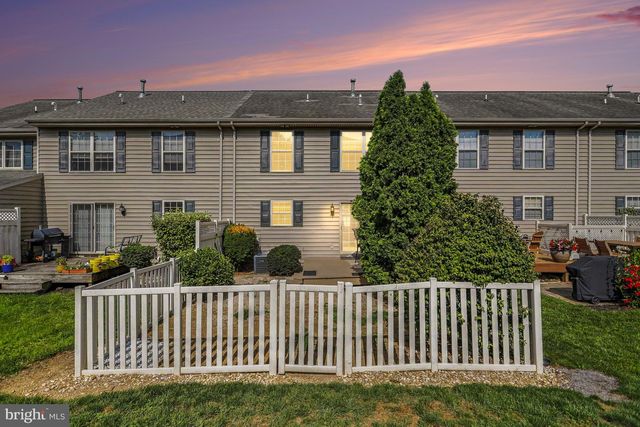 634 LAUSCH LN, Lancaster, PA 17601