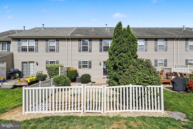 634 LAUSCH LN, Lancaster, PA 17601