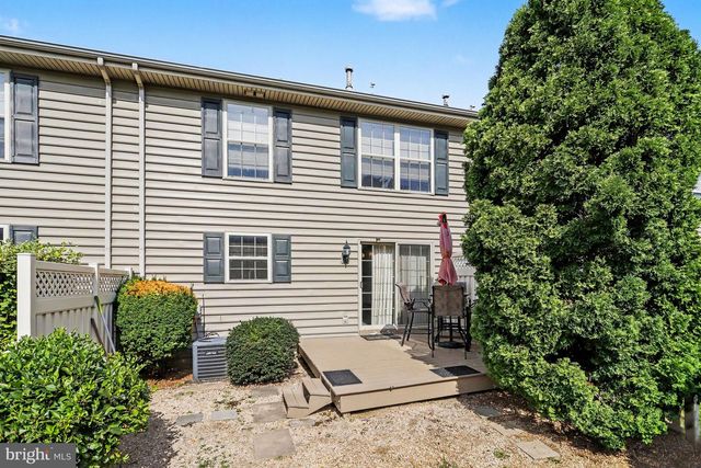 634 LAUSCH LN, Lancaster, PA 17601