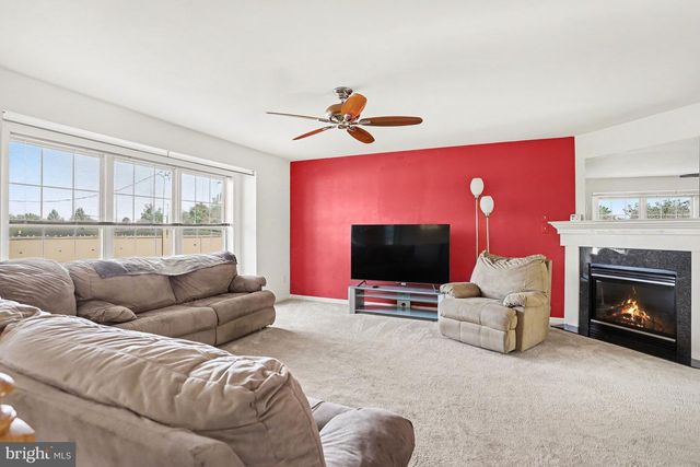634 LAUSCH LN, Lancaster, PA 17601