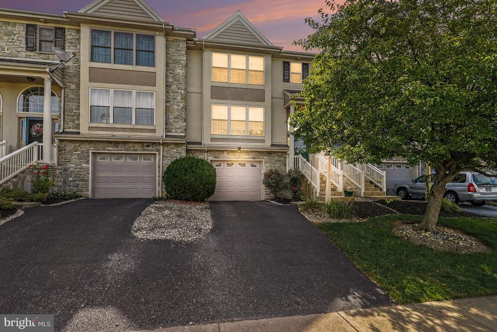 634 LAUSCH LN, Lancaster, PA 17601