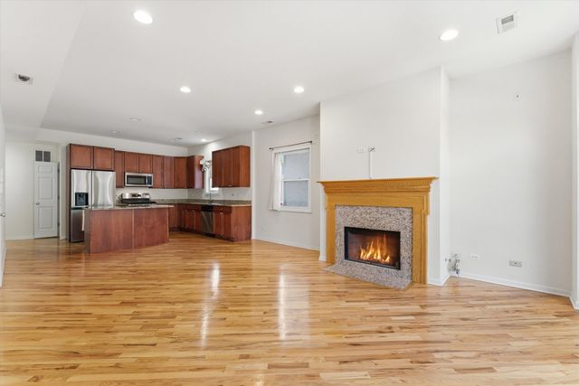 7018 N Ashland Boulevard 1N, Chicago, IL 60626