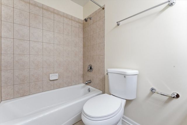7018 N Ashland Boulevard 1N, Chicago, IL 60626