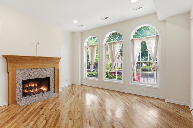 7018 N Ashland Boulevard 1N, Chicago, IL 60626
