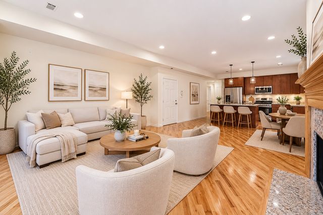 7018 N Ashland Boulevard 1N, Chicago, IL 60626