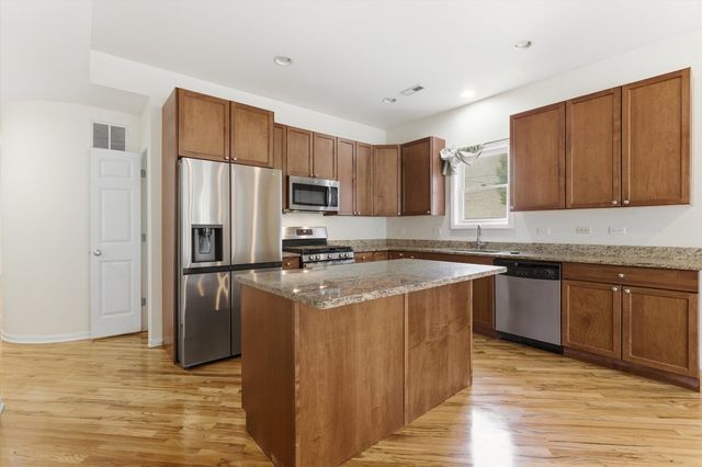 7018 N Ashland Boulevard 1N, Chicago, IL 60626