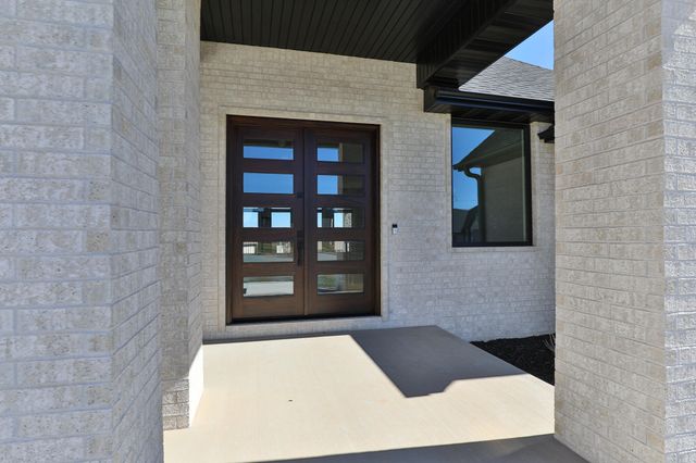 2044 N Unbridled Court, Springfield, MO 65802