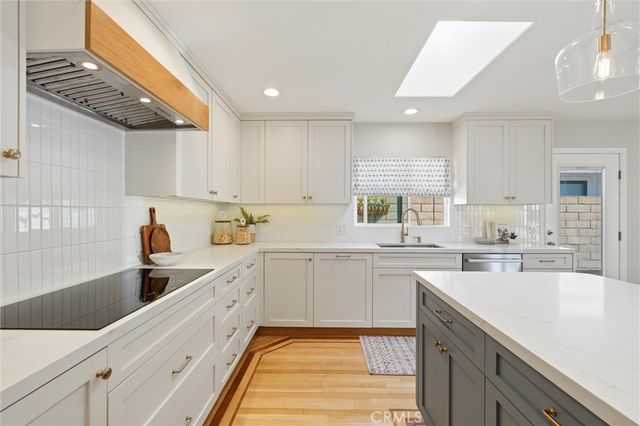 20332 Mansard Lane, Huntington Beach, CA 92646