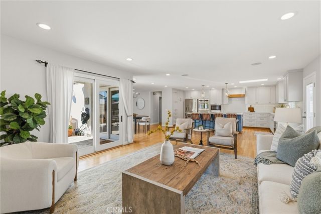 20332 Mansard Lane, Huntington Beach, CA 92646