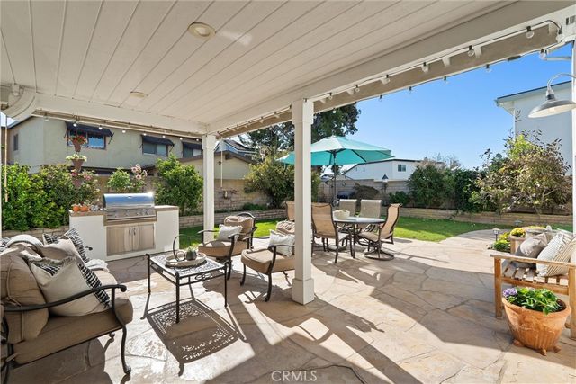 20332 Mansard Lane, Huntington Beach, CA 92646