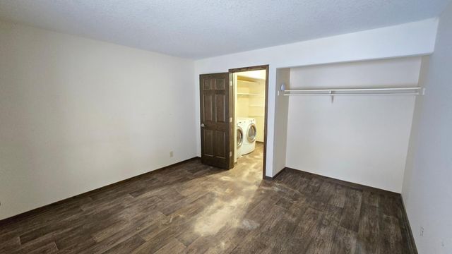 35 Nathan Lane N 114, Plymouth, MN 55441