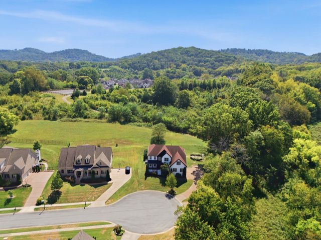 9337 Norwegian Red Dr, Nolensville, TN 37135