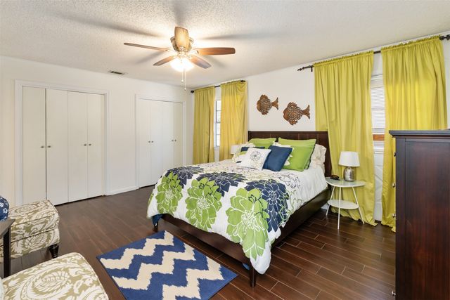 107 Briarwood Drive, Mabank, TX 75156