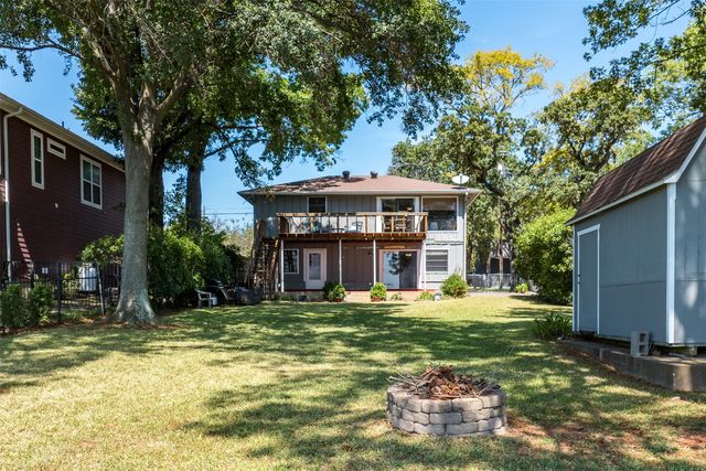 107 Briarwood Drive, Mabank, TX 75156
