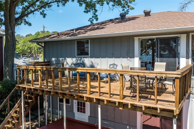 107 Briarwood Drive, Mabank, TX 75156