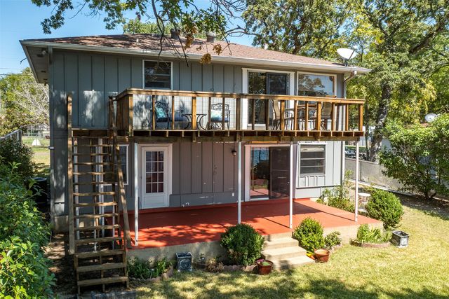 107 Briarwood Drive, Mabank, TX 75156