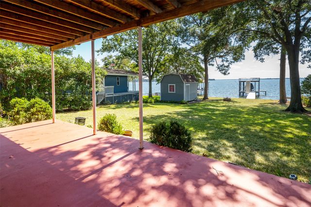 107 Briarwood Drive, Mabank, TX 75156