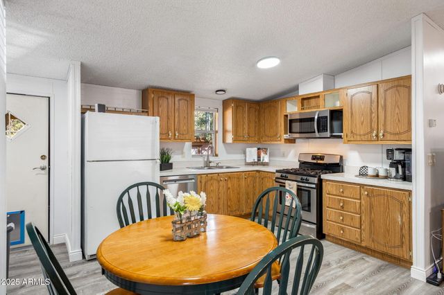 2064 PINEWOOD Drive, Overgaard, AZ 85933