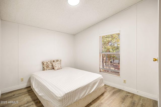 2064 PINEWOOD Drive, Overgaard, AZ 85933