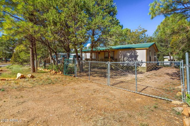 2064 PINEWOOD Drive, Overgaard, AZ 85933
